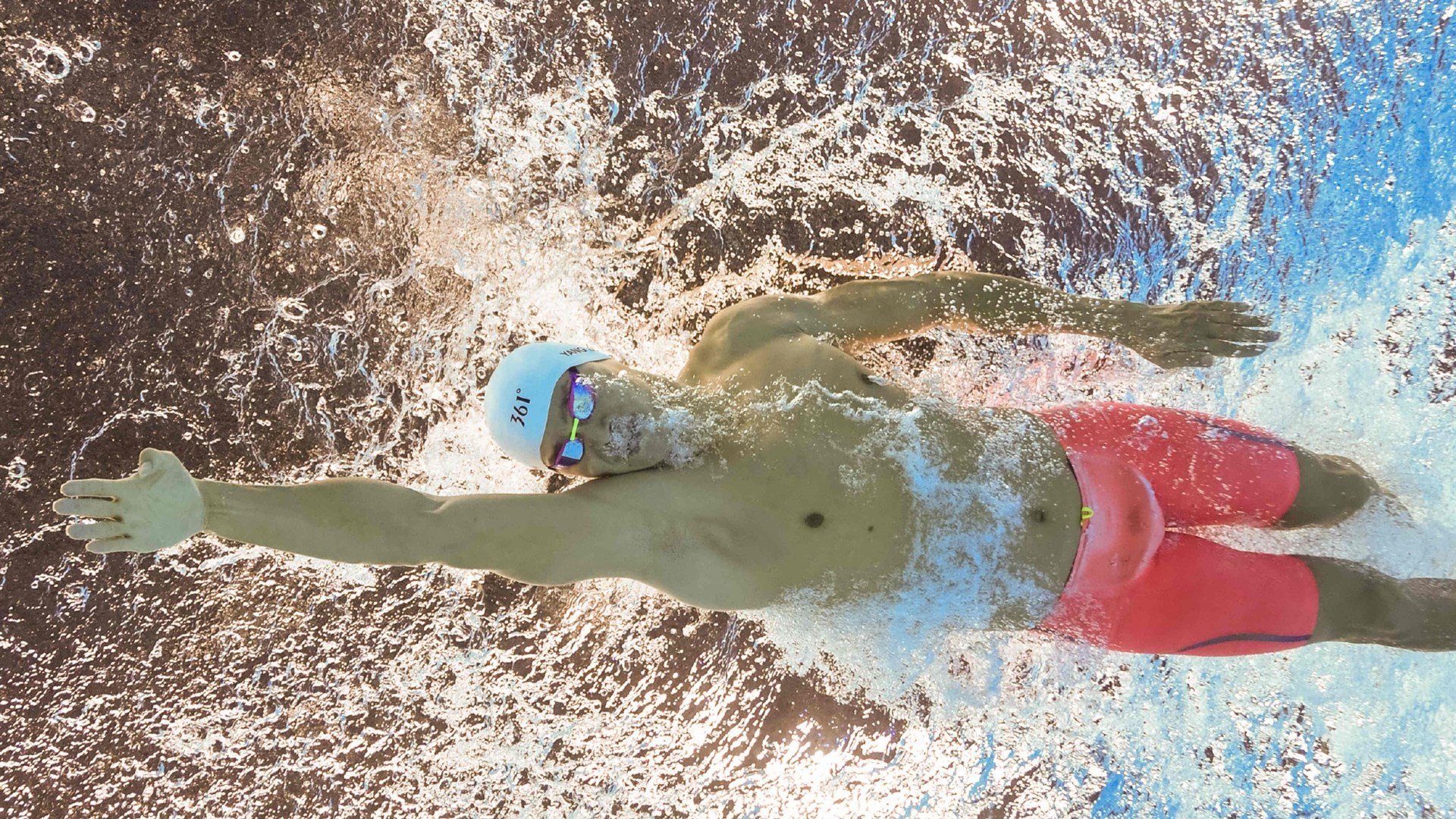 意甲焦点战之夜，萨内关键战不手软，一剑封喉定乾坤